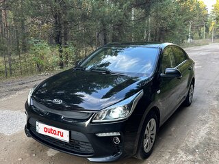 2019 Kia Rio IV, чёрный, 1070000 рублей, вид 1