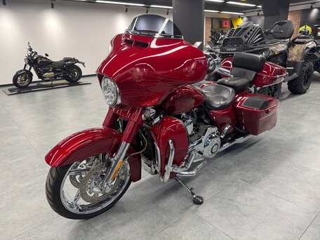 2016 Harley-Davidson CVO Street Glide, красный, 1611000 рублей, вид 5