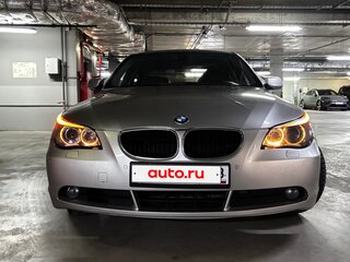 2003 BMW 5 серии 525i V (E60/E61), серебристый, 900000 рублей, вид 3