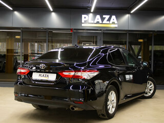 2020 Toyota Camry VIII (XV70), чёрный, 2760000 рублей, вид 4