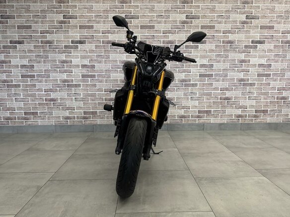 2023 Yamaha MT-09 (FZ-09), чёрный, 1182000 рублей - вид 4
