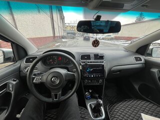 2013 Volkswagen Polo V, серебристый, 660000 рублей, вид 5
