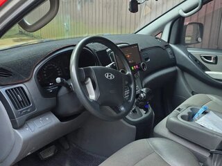 2011 Hyundai Grand Starex I, красный, 1050000 рублей, вид 2