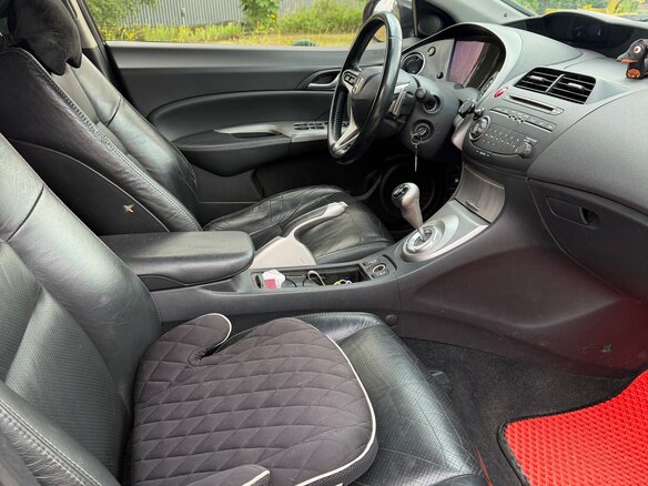 2008 Honda Civic VIII, красный - вид 4
