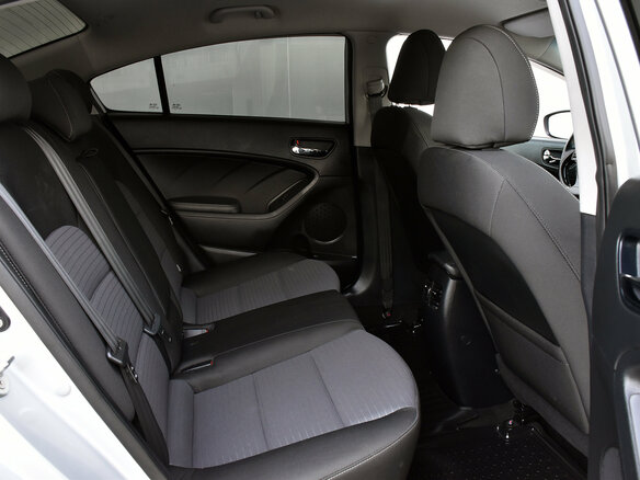 2019 Kia Cerato III Рестайлинг (Classic), серебристый, 1450000 рублей - вид 16