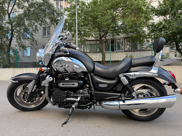 2012 Triumph Rocket III, чёрный, 900000 рублей - вид 5