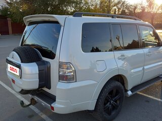 2014 Mitsubishi Pajero IV Рестайлинг 1, белый, 2600000 рублей, вид 3