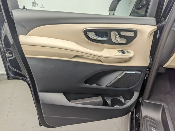 2026 Mercedes-Benz V-Класс Extra Long 300 d экстра длинный III (W447) Рестайлинг 2, чёрный, 14800000 рублей - вид 16