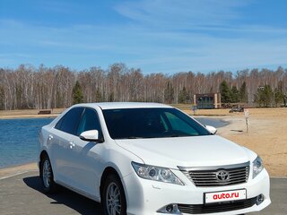 2012 Toyota Camry VII (XV50), белый, 1750000 рублей, вид 3