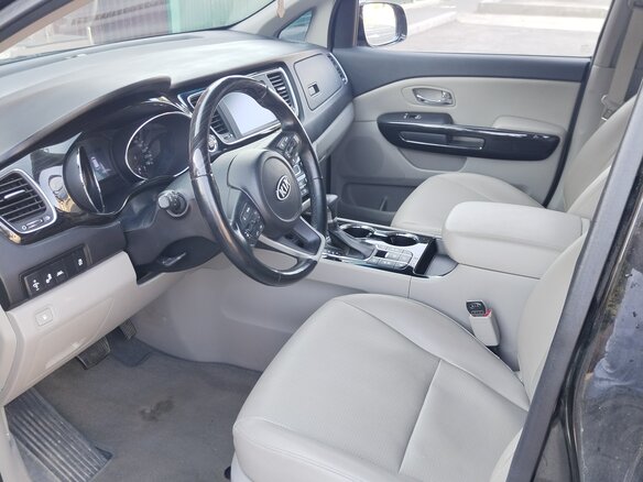 2019 Kia Carnival III, чёрный, 2878000 рублей - вид 16