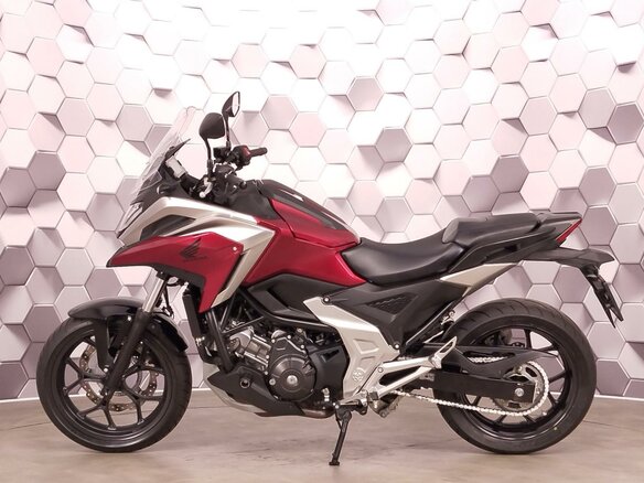 2024 Honda NC 750X, красный - вид 3