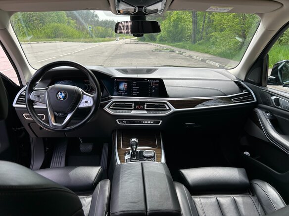 2020 BMW X7 40i I (G07), чёрный, 7500000 рублей - вид 11