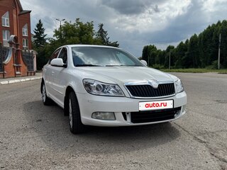 2010 Skoda Octavia II (A5) Рестайлинг, белый, 600000 рублей, вид 3