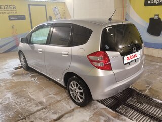 2011 Honda Fit II, серебристый, 900000 рублей, вид 4
