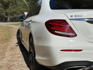 2019 Mercedes-Benz E-Класс 300 V (W213, S213, C238), белый, 3799999 рублей, вид 4