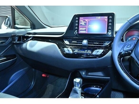 2023 Toyota C-HR I Рестайлинг, белый - вид 31