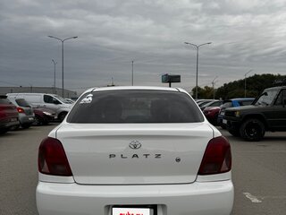 2001 Toyota Platz, белый, 370000 рублей, вид 2