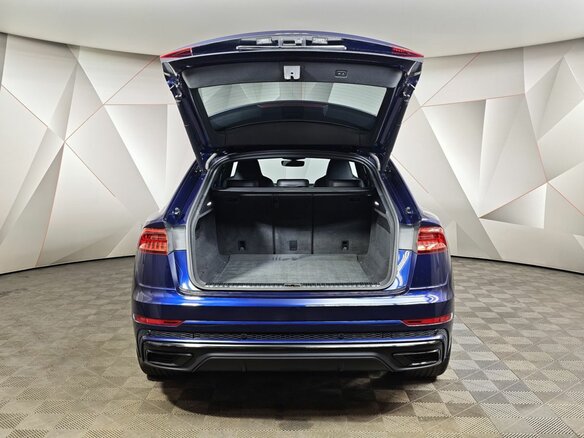2019 Audi Q8 45 TDI I (4M), синий, 5509000 рублей - вид 11