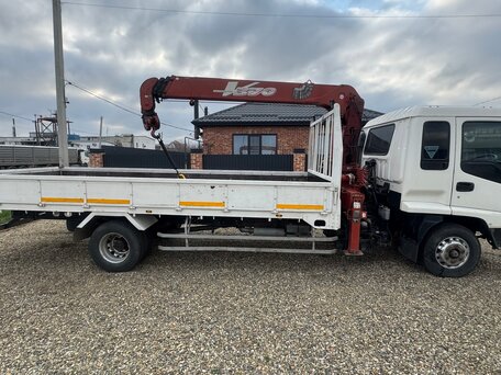 2004 Isuzu Forward (F-Series), белый, 4999999 рублей, вид 3
