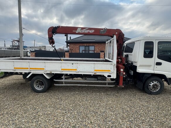 2004 Isuzu Forward (F-Series), белый, 4999999 рублей - вид 2