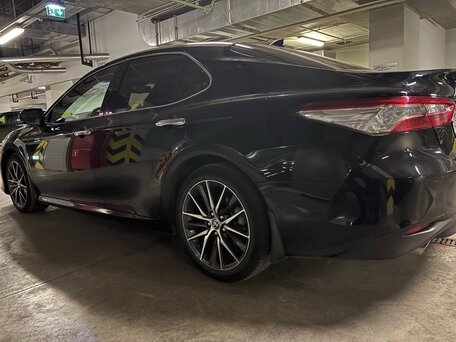 2021 Toyota Camry VIII (XV70) Рестайлинг, чёрный, 3950000 рублей, вид 5