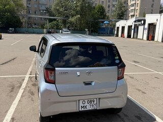 2017 Toyota Pixis Epoch II, серебристый, 700000 рублей, вид 3