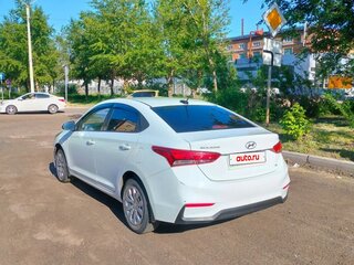 2018 Hyundai Solaris II, белый, 950000 рублей, вид 4