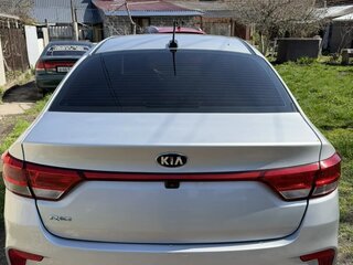 2018 Kia Rio IV, серебристый, 1370000 рублей, вид 4