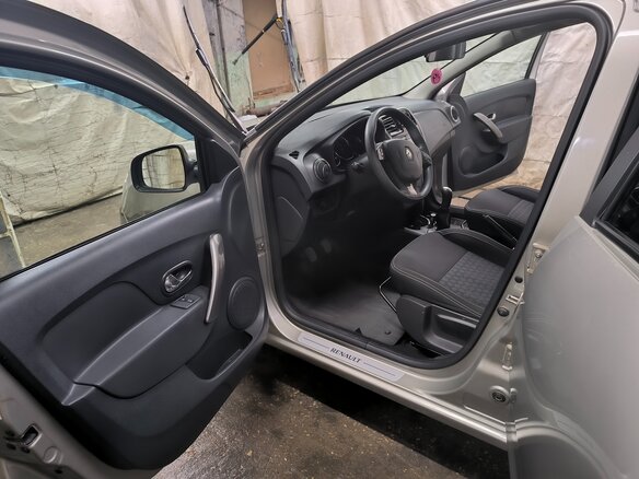 2017 Renault Logan II, золотистый, 800000 рублей - вид 15