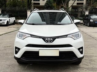2018 Toyota RAV4 IV (XA40) Рестайлинг, белый, 1750000 рублей, вид 2