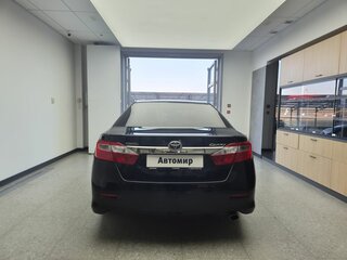 2013 Toyota Camry VII (XV50), чёрный, 1700000 рублей, вид 5