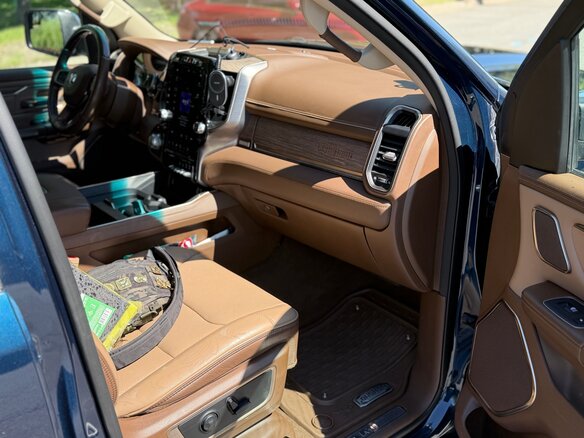 2020 Ram 1500 Crew Cab V, синий, 7200000 рублей - вид 6
