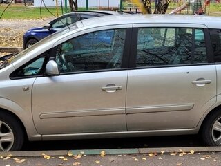 2010 Opel Zafira B Рестайлинг, серебристый, 950000 рублей, вид 3