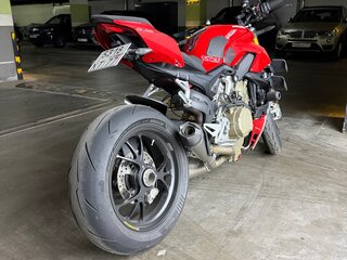 2021 Ducati Streetfighter V4, красный, 2000000 рублей, вид 2