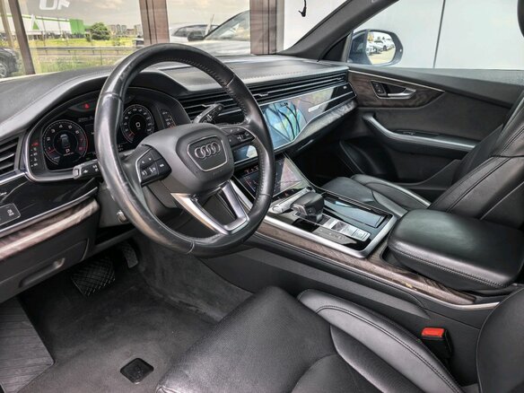 2018 Audi Q8 55 TFSI I (4M), белый - вид 9