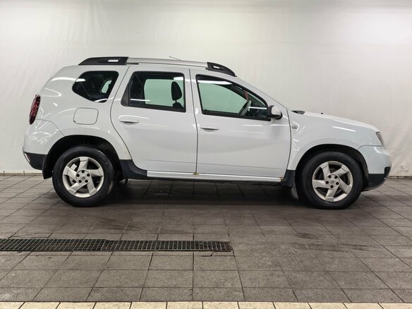 2017 Renault Duster I Рестайлинг, белый, 940000 рублей - вид 2