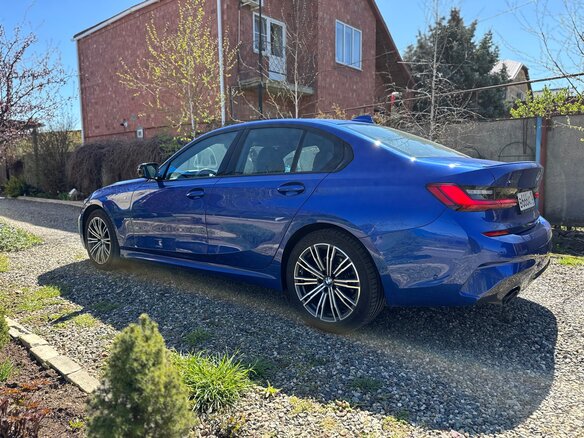 2020 BMW 3 серии 320i xDrive VII (G2x), синий, 4100000 рублей - вид 4