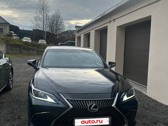 2020 Lexus ES 250 VII, чёрный, 3500000 рублей - вид 1
