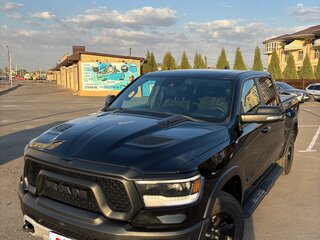 2020 Ram 1500 Crew Cab V, чёрный, 5500000 рублей, вид 1