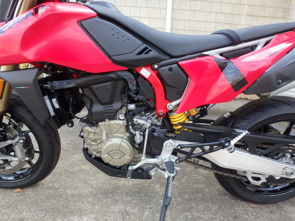 2024 Ducati Hypermotard, красный, 1350000 рублей - вид 10