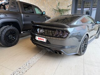 2018 Ford Mustang VI Рестайлинг, серый, 4500000 рублей, вид 3