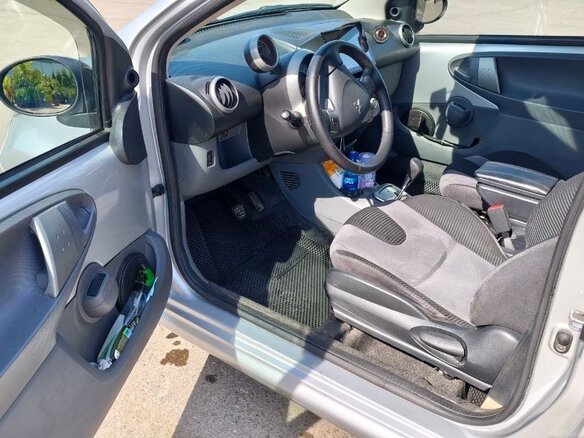 2007 Peugeot 107 I, серебристый, 700000 рублей - вид 7