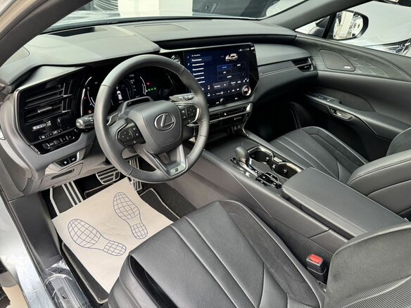 2023 Lexus RX 500h V, серебристый, 9970000 рублей - вид 17