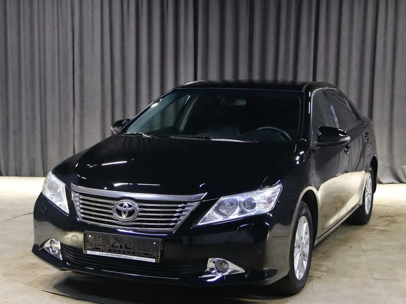 2012 Toyota Camry VII (XV50), чёрный, 1249000 рублей