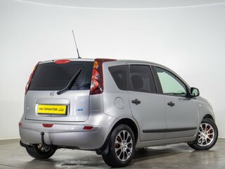2010 Nissan Note I Рестайлинг, серебристый, 599000 рублей, вид 4