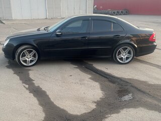 2006 Mercedes-Benz E-Класс 200 III (W211, S211) Рестайлинг, чёрный, 800000 рублей, вид 5