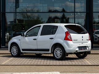 2010 Renault Sandero I, белый, 645000 рублей, вид 4