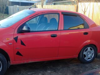 2004 Chevrolet Kalos, красный, 70000 рублей, вид 3