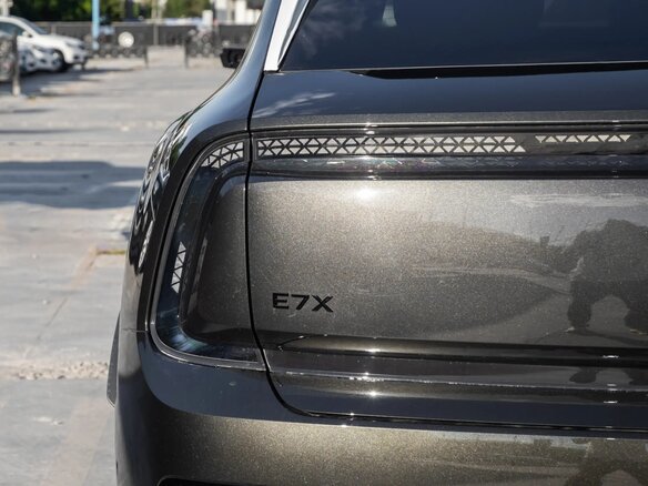 2026 Audi E7X, зелёный, 7980757 рублей - вид 21