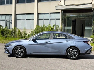 2026 Hyundai Elantra VII (CN7) Рестайлинг, серебристый, 1700000 рублей, вид 5